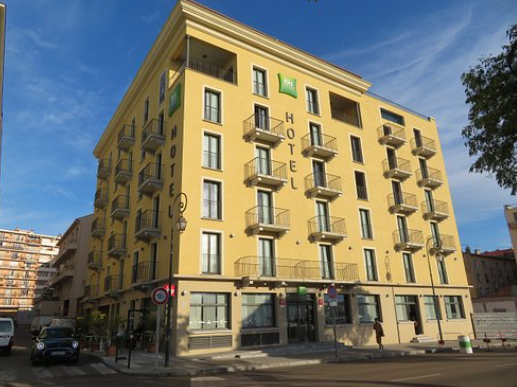 Ibis Ajaccio, hôtel économique accessible PMR